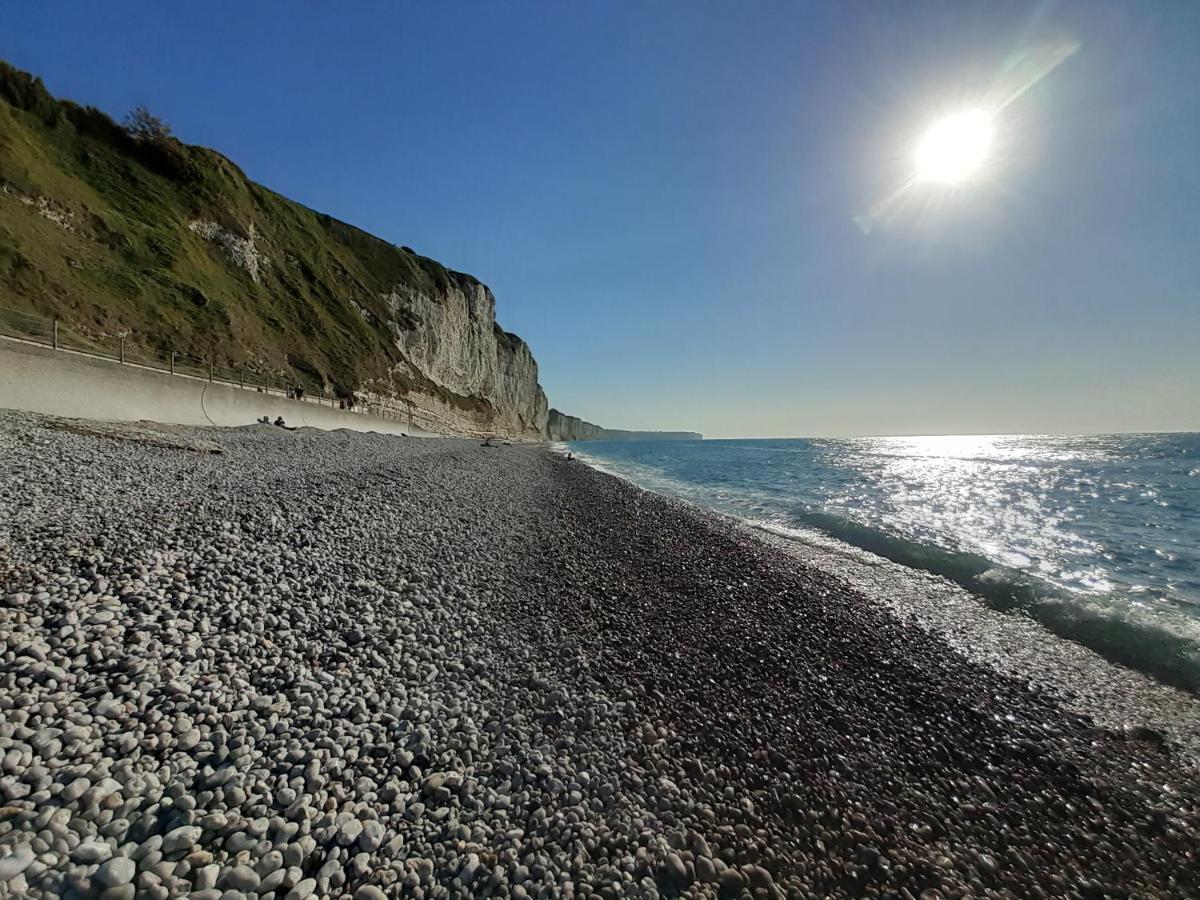 Camping Les Falaises De Toussaint 外观 照片