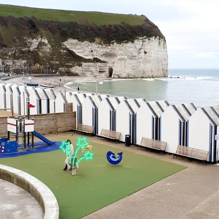 Camping Les Falaises De Toussaint 外观 照片