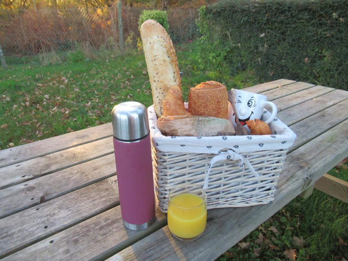 Camping Les Falaises De Toussaint 外观 照片