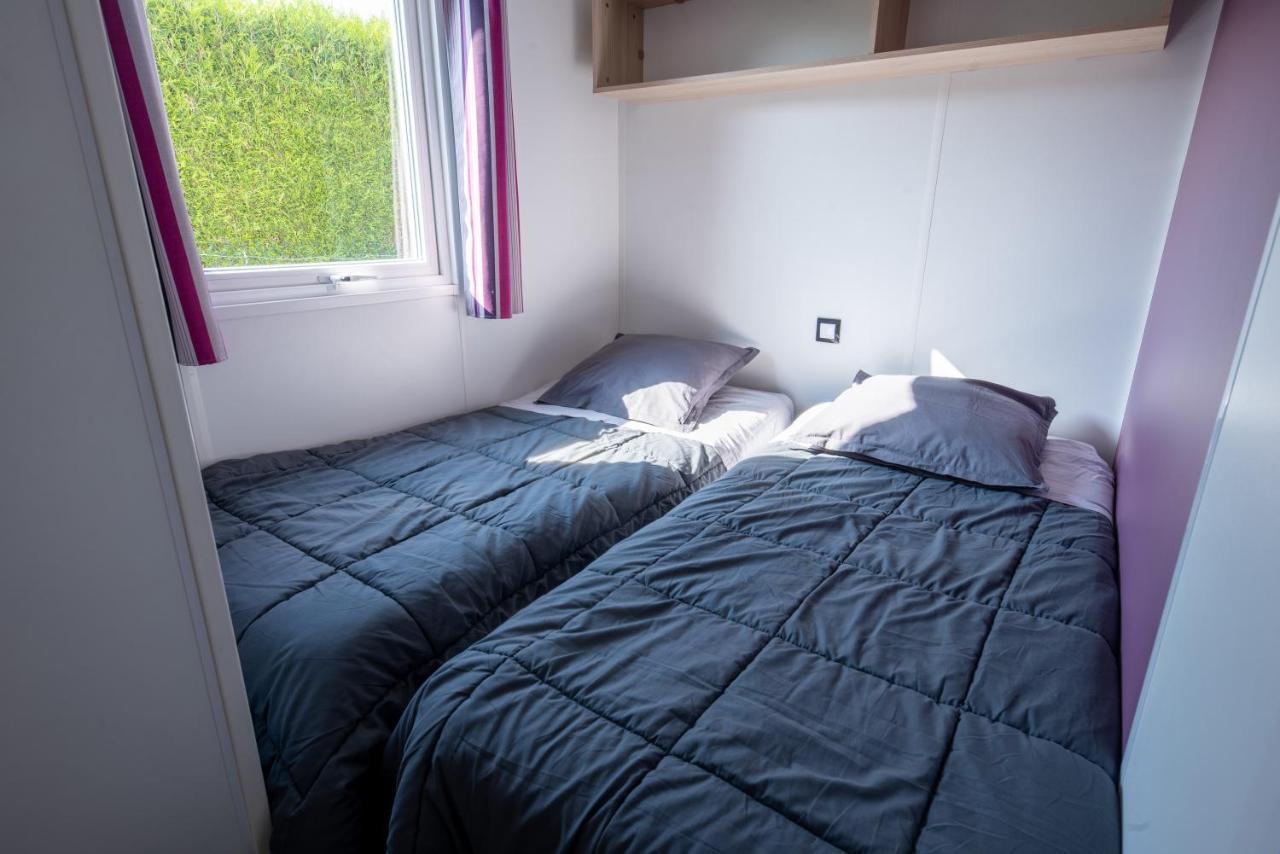 Camping Les Falaises De Toussaint 外观 照片