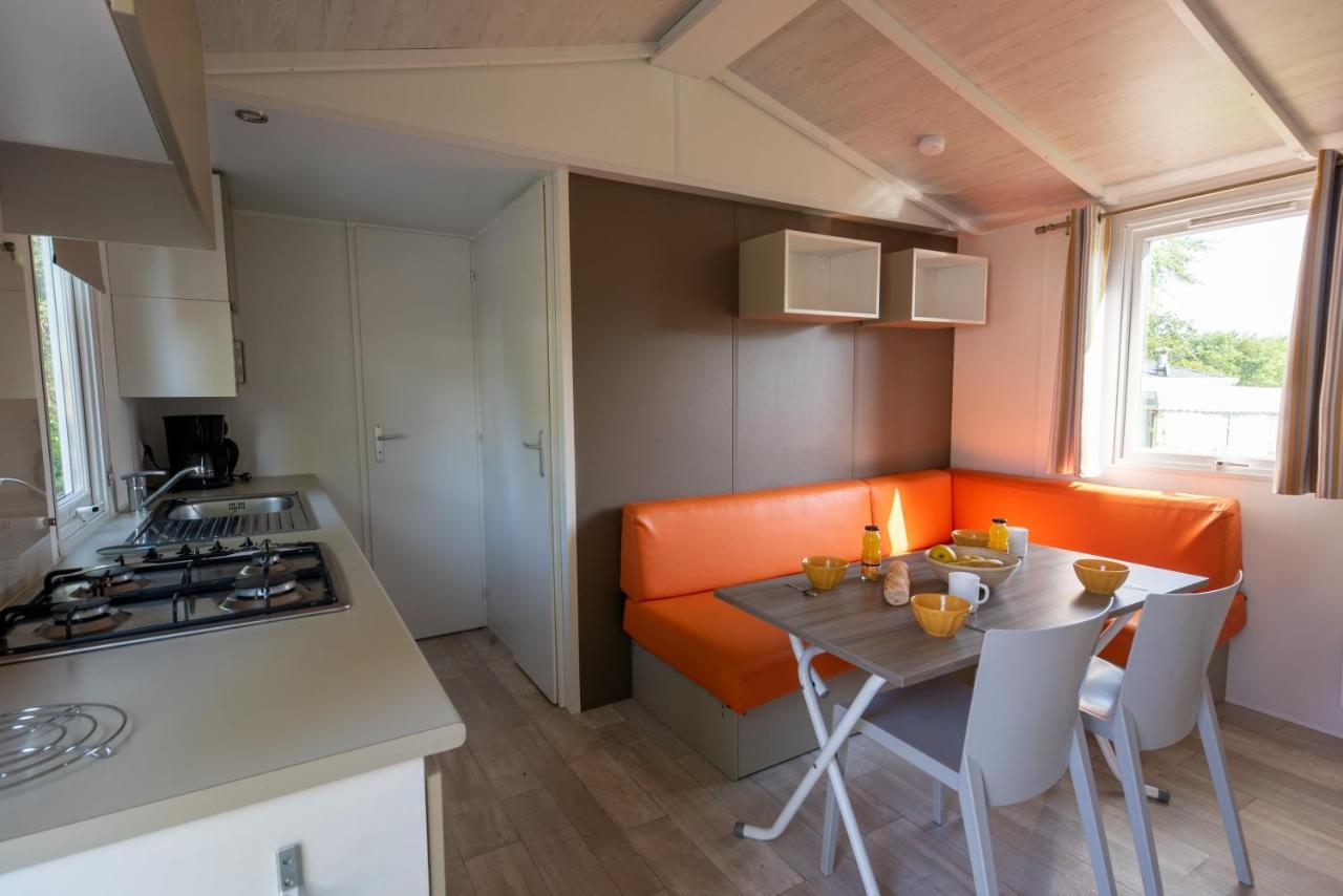 Camping Les Falaises De Toussaint 外观 照片