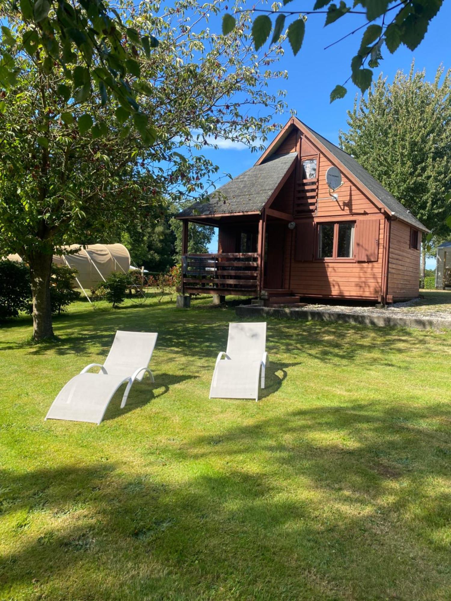 Camping Les Falaises De Toussaint 外观 照片